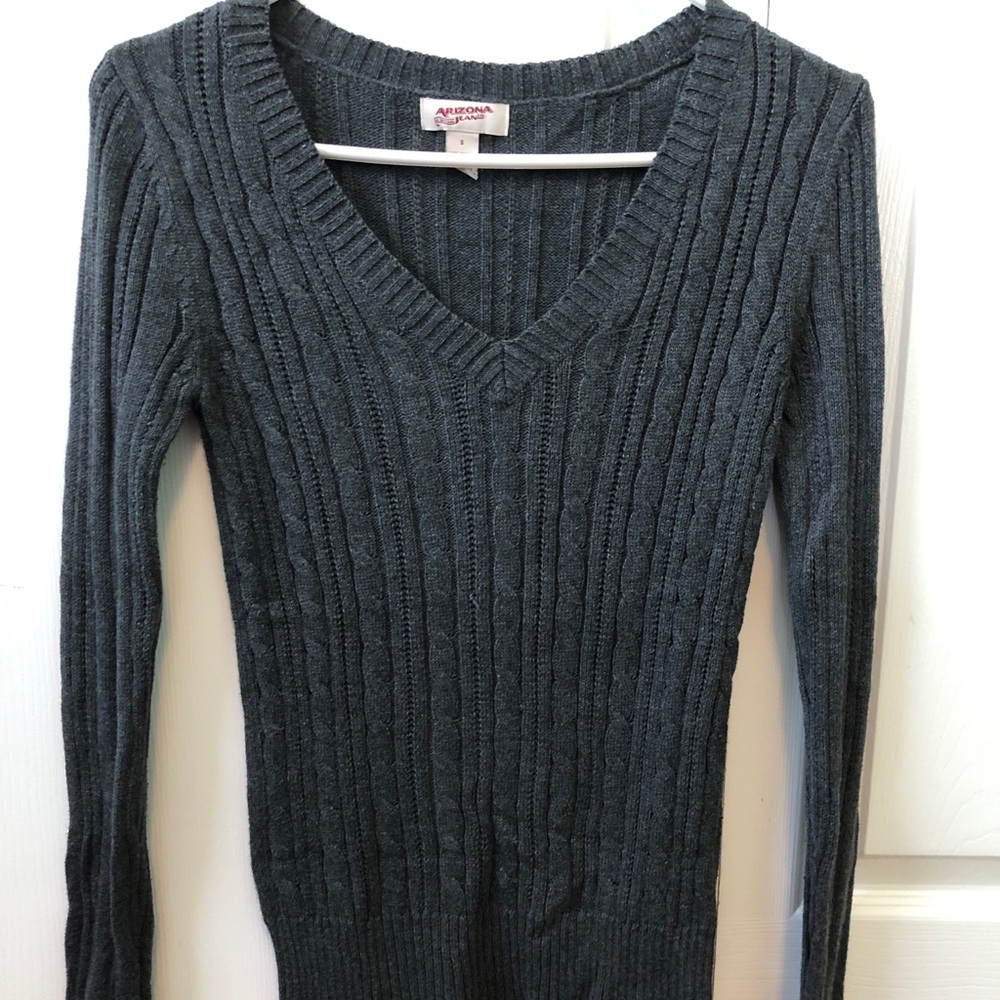 Arizona jeans grey v neck sweater